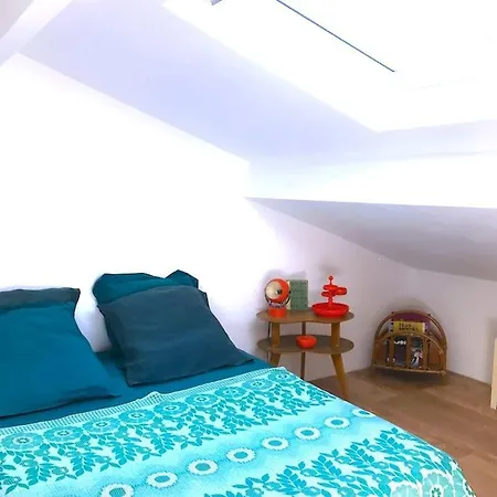 Дом отдыха Duplex With Vintage Decor, Private Garden Terrace