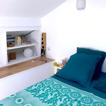 Дом отдыха Duplex With Vintage Decor, Private Garden Terrace *